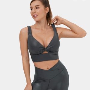 Cloudful Shine Fabric Twisted Cut Out Backless Foil Stretchy Yoga Sports Bra